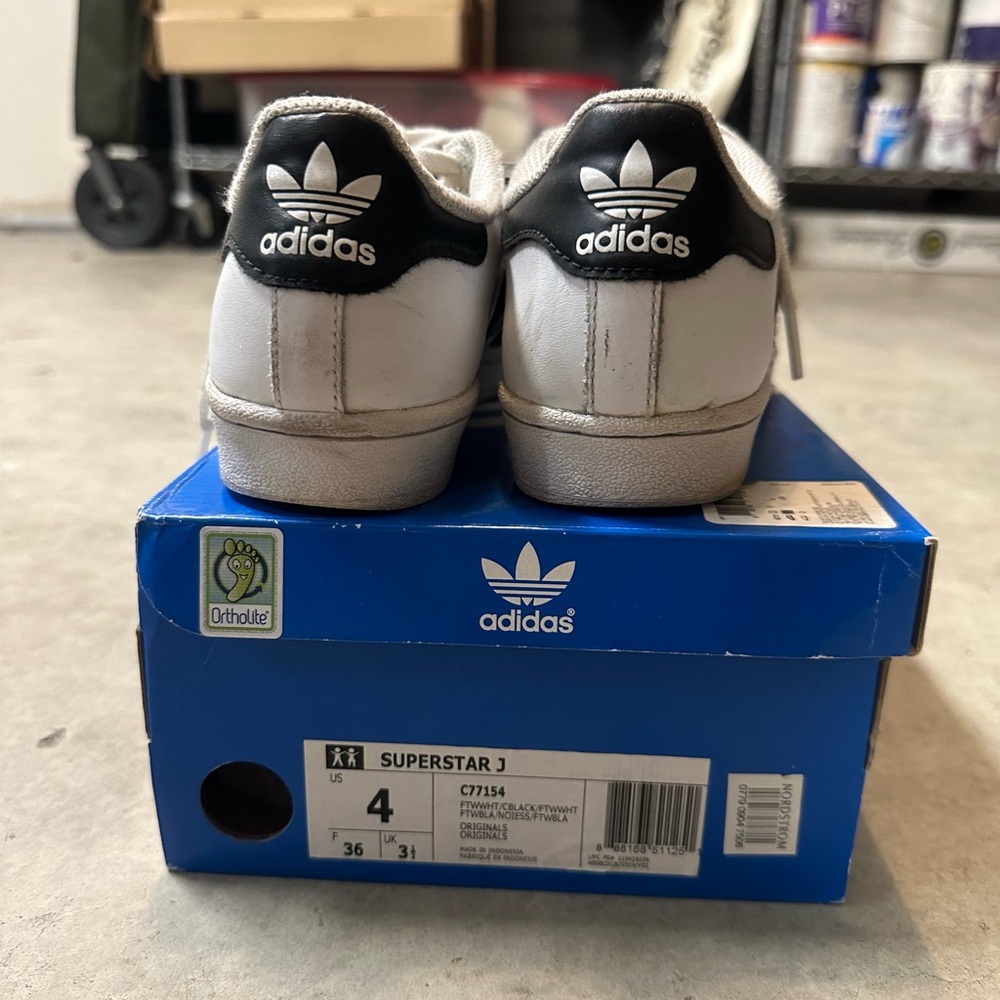 Adidas Superstar - Picture 2 of 4